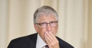Bill Gates pede regulamentação federal da IA e alerta sobre risco de ‘1 bilhão de mortes'