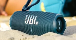 Caixa de som JBL: tudo que você precisa saber antes de comprar a sua