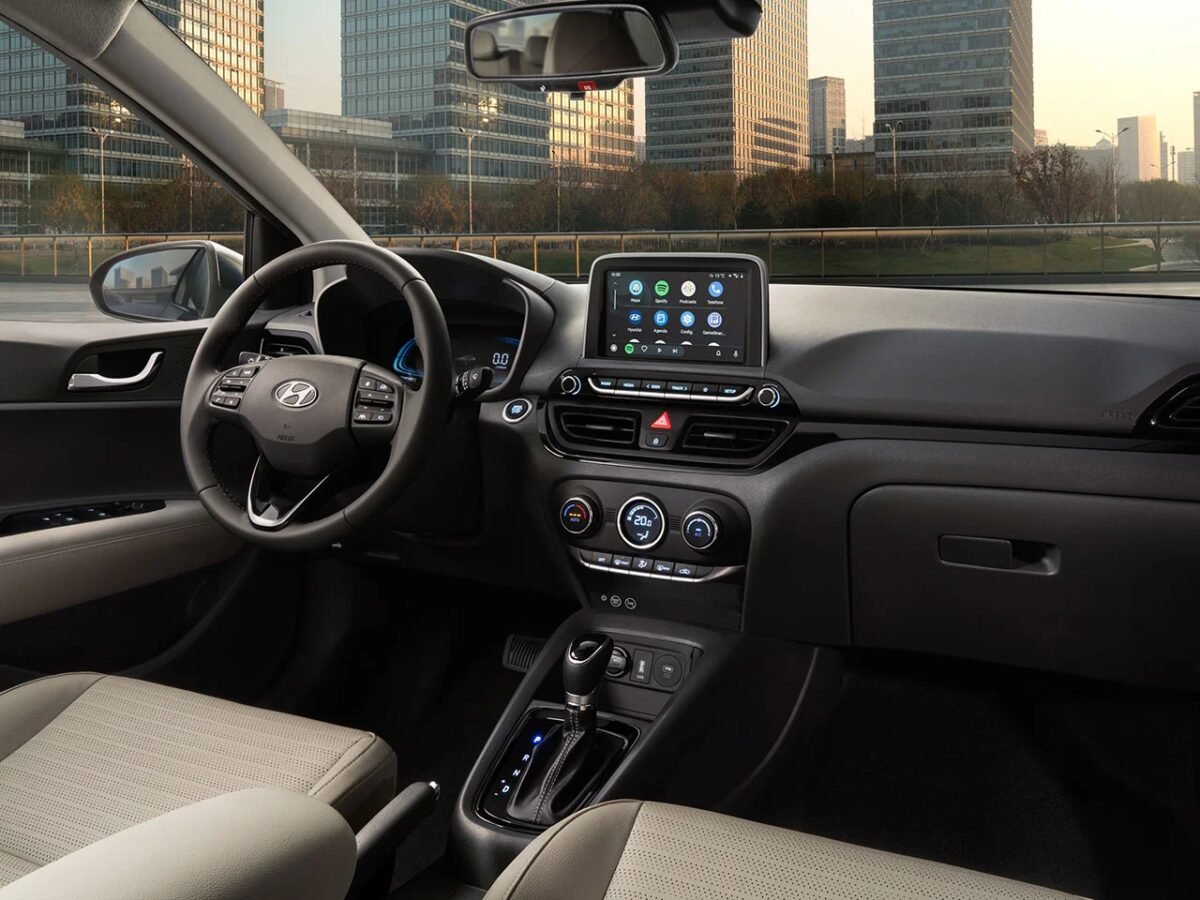 Hyundai derruba preço do HB20 e hatch sai mais em conta que VW Polo