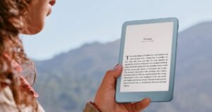 Vazamento mostra Kindle de 12ª geração com mudanças no design; veja como ficou