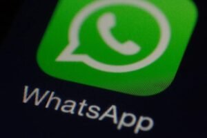 WhatsApp testa barra de navegação flutuante no Android