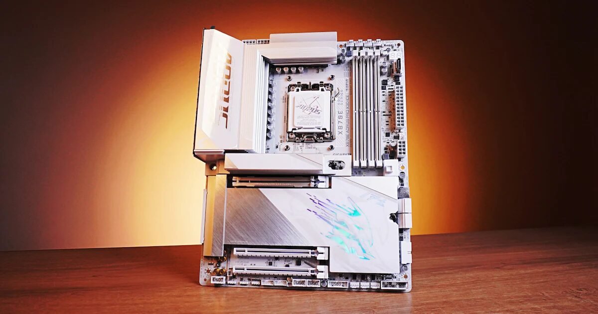 AnáliseGigabyte X870E AORUS Pro X3D Ice é uma placa-mãe excelente, mas com um porém