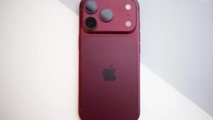 Bateria do novo iPhone dura bem mais que de Galaxy; assista ao teste