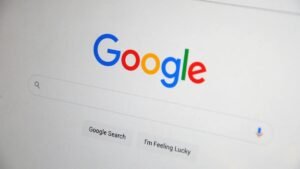 Cansou da IA no Google? Veja como bloquear resumos automáticos e limpar a busca