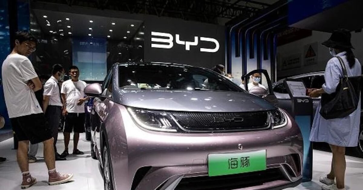 Carro BYD ‘salva’ urnas eletrônicas ao virar gerador de emergência
