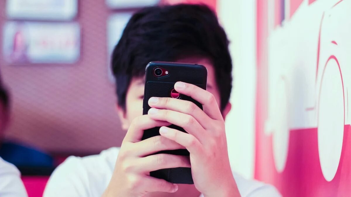 Como ativar o controle parental para crianças e adolescentes no WhatsApp