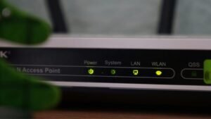 Como seu provedor de internet vigia o que você faz em casa e como impedir