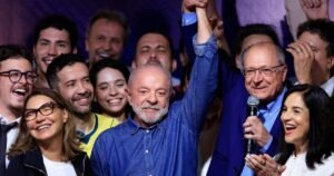 ‘Crime no mundo digital tem que ser tratado igual ao crime na vida real’, diz Lula após reeleição