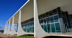 Eu quero que um robô leia o meu processo antes do juiz. Com uma condição