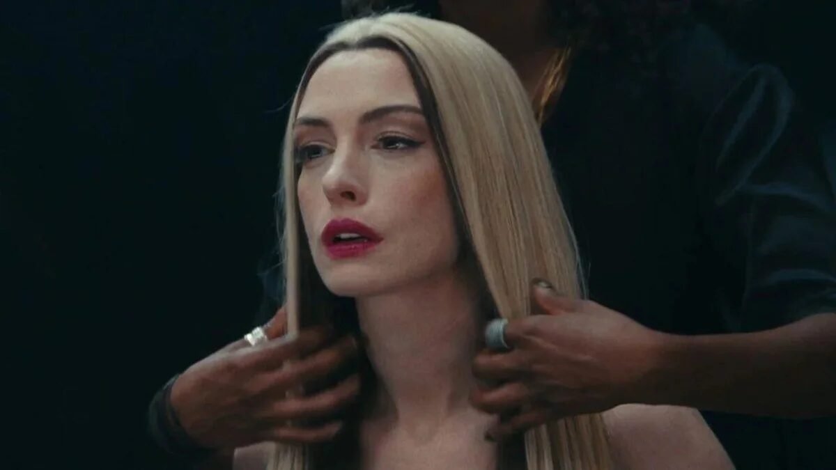 Fracasso no cinema, terror esquecido com Anne Hathaway vira o filme mais visto da HBO Max