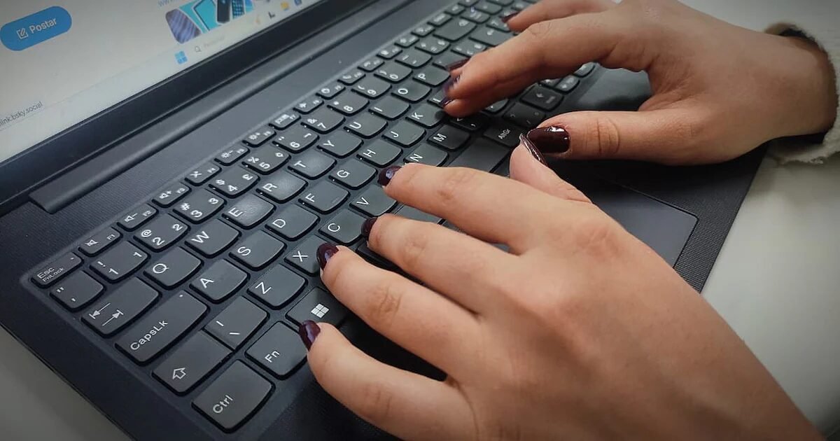 Geração Z usa mais IA para aprender, mas 57% têm dificuldade de aplicar o conhecimento