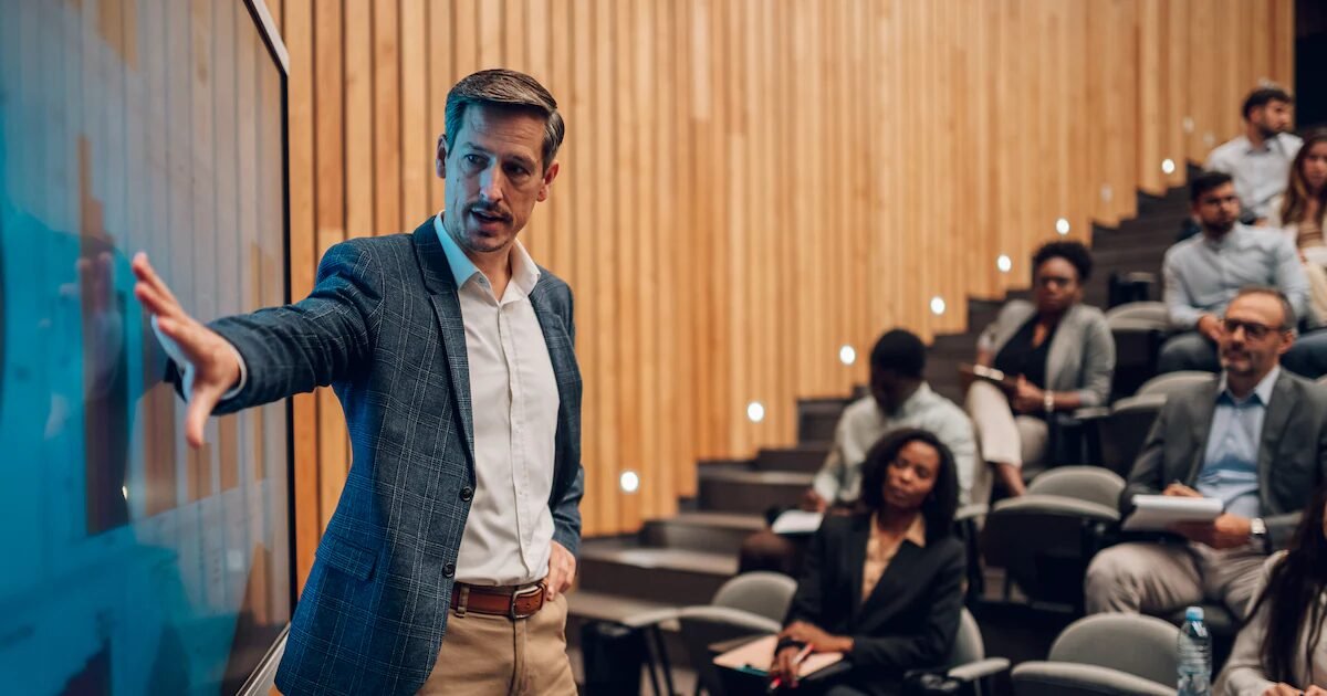 Guia de Cursos: como está o mercado de administração no cenário brasileiro?