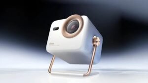 Hisense lança projetor 4K que gira 360° e pode criar tela de até 150 polegadas