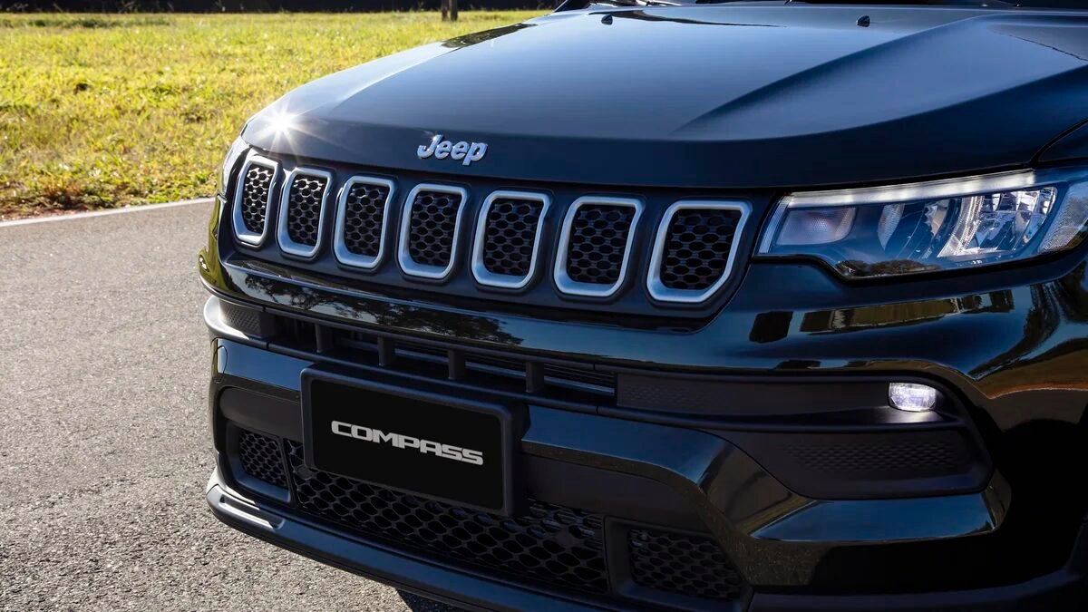 Jeep derruba preços e vende Compass por valor de Renegade