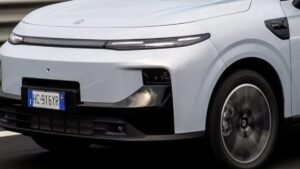 Leapmotor confirma estreia de carro híbrido flex no Brasil