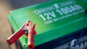Leapmotor toma decisão radical sobre bateria de 12V em seus carros
