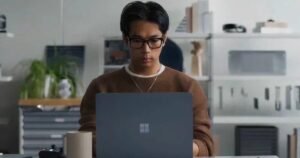 Microsoft anuncia novos chips de IA próprios; empresa visa eficiência de custos
