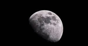Missão chinesa encontra ‘cápsula do tempo’ de ferro gama na Lua; entenda