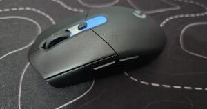 Mouse Logitech G305 X Superlight combina útil ao agradável com design leve e versatilidade