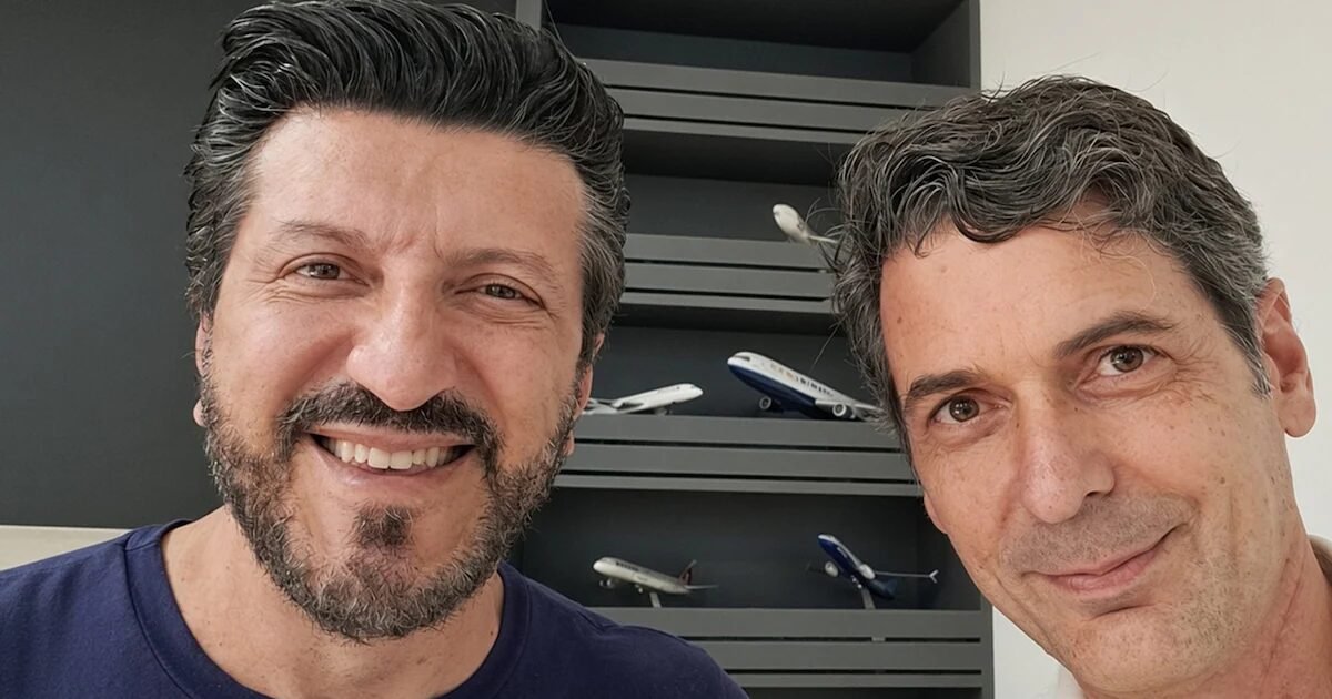 OpiniãoLito era exatamente como nos vídeos: acessível, simpaticíssimo e low profile. Foi um gigante