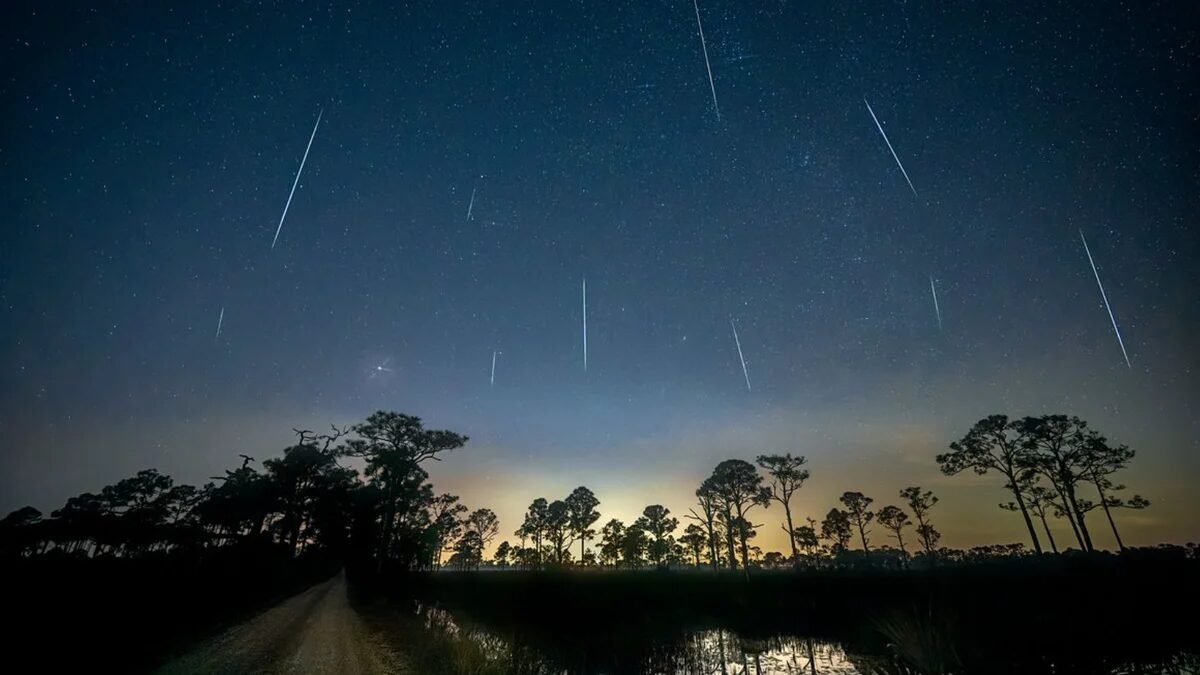 Pedacinhos do cometa Halley vão cruzar o céu; saiba como ver a chuva de meteoros