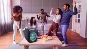 Philips traz ao Brasil caixa de som grandona com RGB e preço camarada