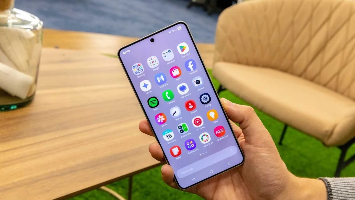 Samsung vai bloquear apps no celular de crianças até os pais autorizarem