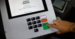 Simulador de Votação exibe código do app da urna eletrônica; TSE afirma intenção