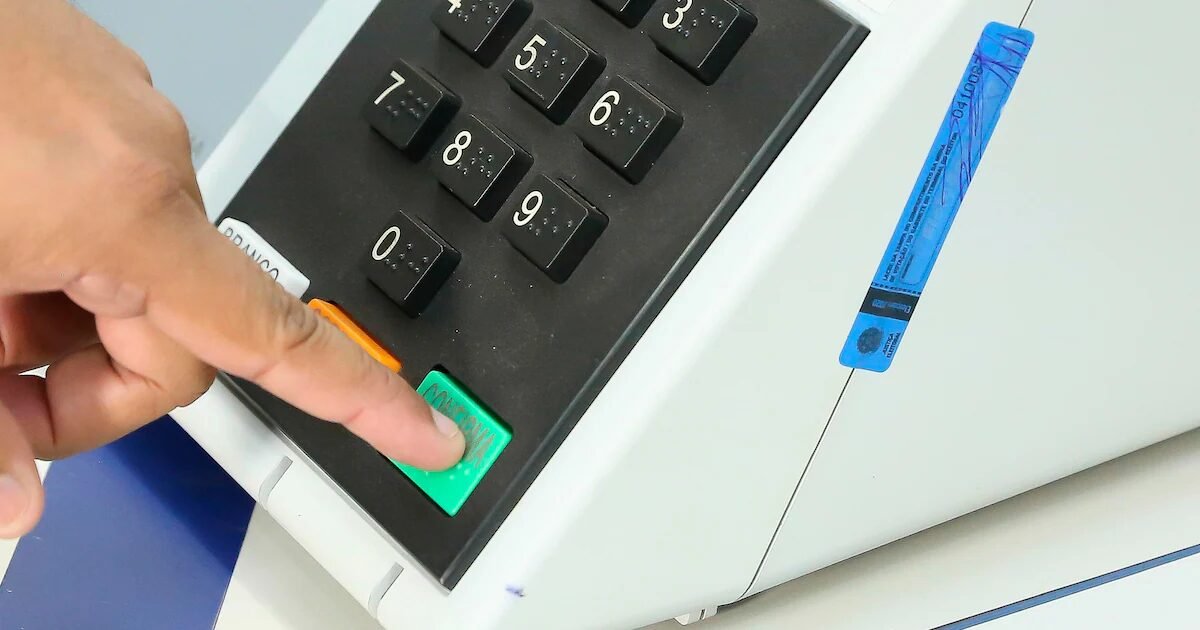 Sistema do TSE mostra que eleitores ‘faltaram’ à votação e usuários criticam nas redes sociais