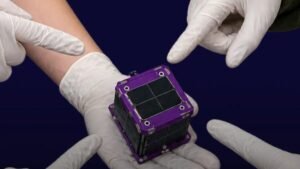 SpaceX lança satélites criados por alunos de escolas públicas do Brasil em missão histórica